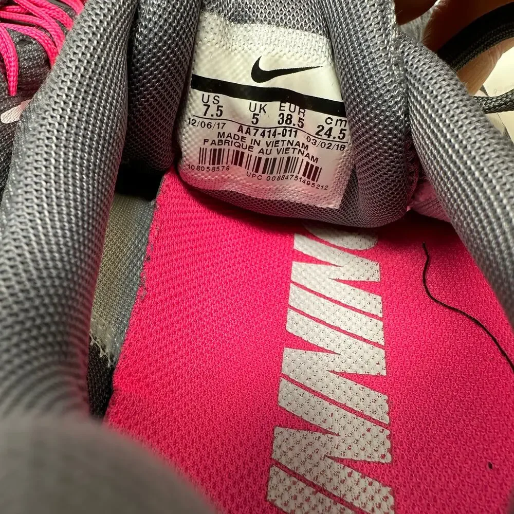 Nike Zoom Winflo 5 Running Sneakers Womens Size 7.5 Dark Gray Pink Lace Up